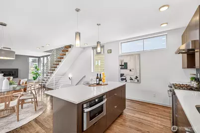 8840 Interlake Avenue N, Seattle, WA 98103 - Photo 20