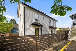 4230 S Graham St, Seattle, WA 98118 - Photo 18