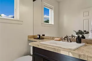 107 29th Ave E, Seattle, WA 98112 - Photo 16