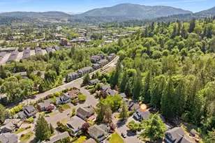 2425 NW Oakcrest Dr, Issaquah, WA 98027 - Photo 30