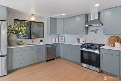 2425 NW Oakcrest Drive, Issaquah, WA 98027 - Photo 8