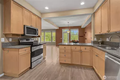 7728 Fairway Avenue SE #903, Snoqualmie, WA 98065 - Photo 2