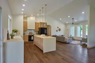 312 Little Valley Ln, Castle Rock, WA 98611 - Photo 6