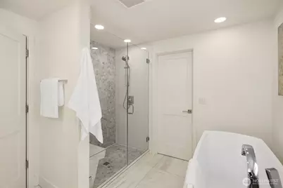 9419 NE 5th Street, Bellevue, WA 98004 - Photo 24