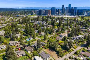 9419 NE 5th St, Bellevue, WA 98004 - Photo 38