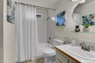 13325 19th Ave NE, Seattle, WA 98125 - Photo 10