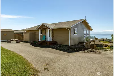724 Hacienda Dr, Coupeville, WA 98239 - Photo 2