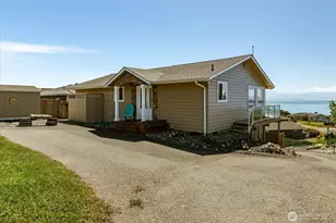 724 Hacienda Dr, Coupeville, WA 98239 - Photo 2