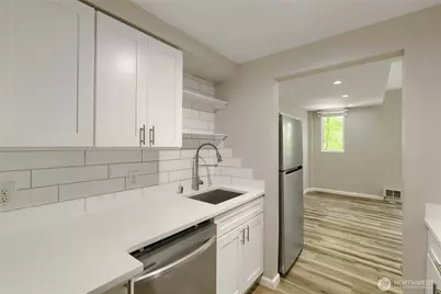 2700 4th Avenue #301, Seattle, WA 98121 - Photo 14