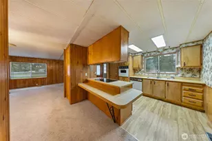802 Hazzle Ct, Coupeville, WA 98239 - Photo 14