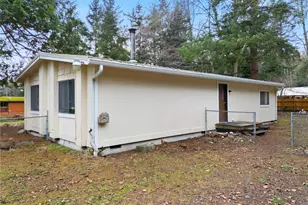 802 Hazzle Ct, Coupeville, WA 98239 - Photo 6