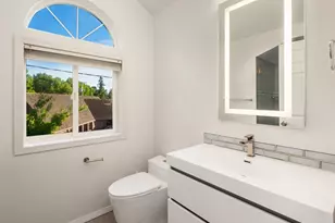 2112 N 64th St, Seattle, WA 98103 - Photo 24