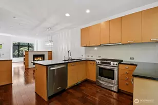 10575 NE 12th Pl, Bellevue, WA 98004 - Photo 6