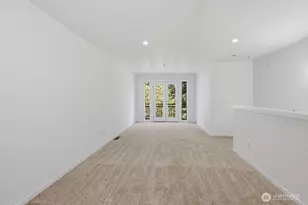 10575 NE 12th Pl, Bellevue, WA 98004 - Photo 8