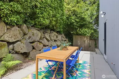 10215 Waters Avenue S, Seattle, WA 98178 - Photo 22