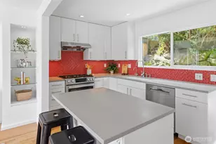 10215 Waters Ave S, Seattle, WA 98178 - Photo 16