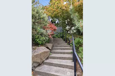 10215 Waters Avenue S, Seattle, WA 98178 - Photo 4