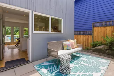10215 Waters Avenue S, Seattle, WA 98178 - Photo 20