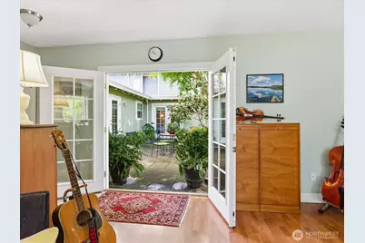 12841 NE 113th Street, Kirkland, WA 98033 - Photo 30