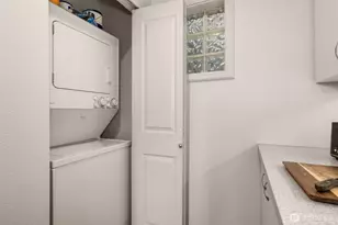 1504 Aurora Ave N, Seattle, WA 98109 - Photo 20