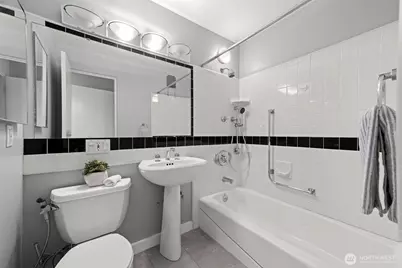 1800 Taylor Avenue N #210, Seattle, WA 98109 - Photo 16