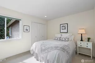 22431 SE 30th St, Sammamish, WA 98075 - Photo 26