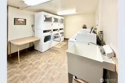 5834 NE 75th Street #B202, Seattle, WA 98115 - Photo 28