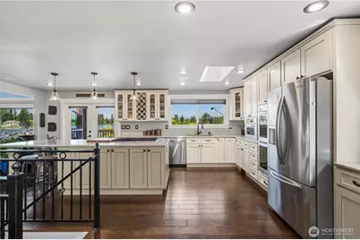 1601 Tacoma Point Drive E, Lake Tapps, WA 98391 - Photo 14