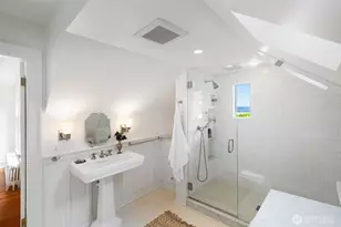 233 36th Ave E, Seattle, WA 98112 - Photo 24