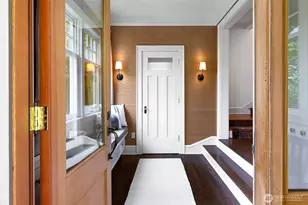 233 36th Ave E, Seattle, WA 98112 - Photo 4
