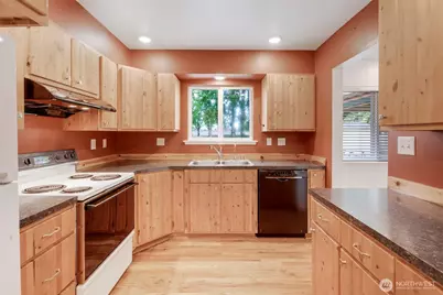 2002 Cascade Place W, University Place, WA 98466 - Photo 12