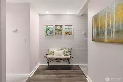 1425 S Puget Drive #I 2, Renton, WA 98055 - Photo 2