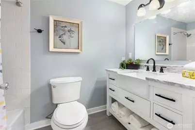 1425 S Puget Drive #I 2, Renton, WA 98055 - Photo 12