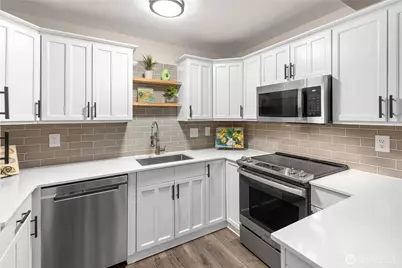 1425 S Puget Drive #I 2, Renton, WA 98055 - Photo 4