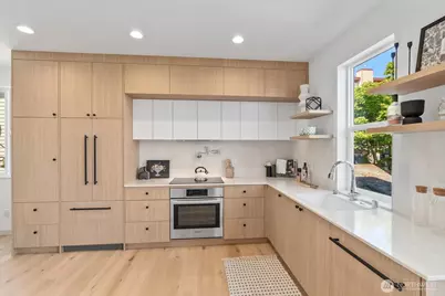 4412 Corliss Avenue N #A, Seattle, WA 98013 - Photo 4
