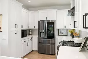 601 Fullerton Ave, Seattle, WA 98122 - Photo 8