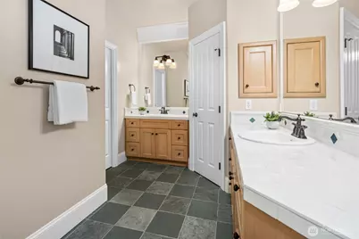 15407 SE 80th Street, Newcastle, WA 98059 - Photo 32