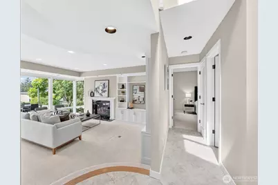 9829 NE 1st Street, Bellevue, WA 98004 - Photo 4