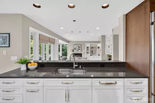 9829 NE 1st St, Bellevue, WA 98004 - Photo 12