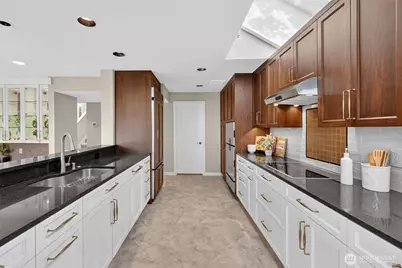 9829 NE 1st Street, Bellevue, WA 98004 - Photo 12