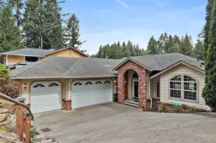 18714 McGhee Dr E, Bonney Lake, WA 98391 - Photo 2