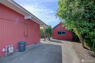 16972 Vaughn Rd, Mount Vernon, WA 98273 - Photo 32