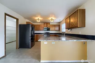 7815 147th St E, Puyallup, WA 98375 - Photo 8