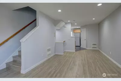 12717 Greenwood Avenue N #B, Seattle, WA 98133 - Photo 4