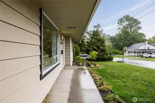 2301 Jade Ave, Everett, WA 98201 - Photo 2