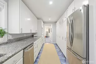 19563 38th Ave NE, Lake Forest Park, WA 98155 - Photo 10