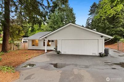 16310 Fremont Place N, Shoreline, WA 98133 - Photo 2