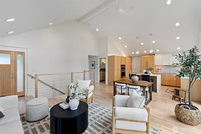 4020 47th Avenue S, Seattle, WA 98118 - Photo 8