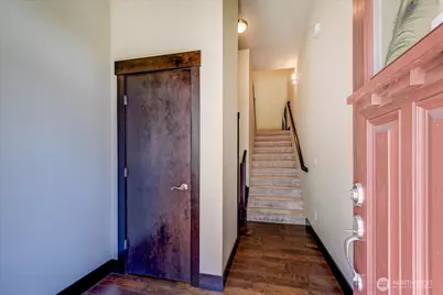 4020 NE 3rd Place #B, Renton, WA 98056 - Photo 4
