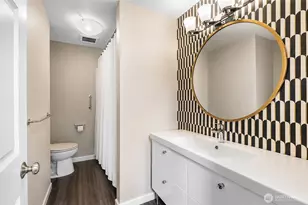 10840 NE 35th Pl, Bellevue, WA 98004 - Photo 18